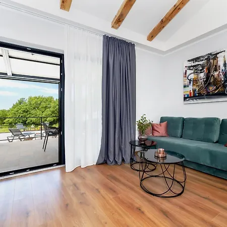 Jolanda For 4 People Near With Kids Playground & Large Garden - Only 850 M From * Rovinj