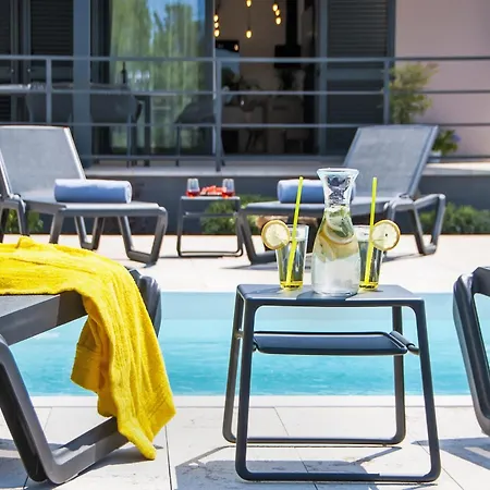 Villa Jolanda For 4 People Near With Private Pool, Kids Playground & Large Garden - Only 850 M From *
