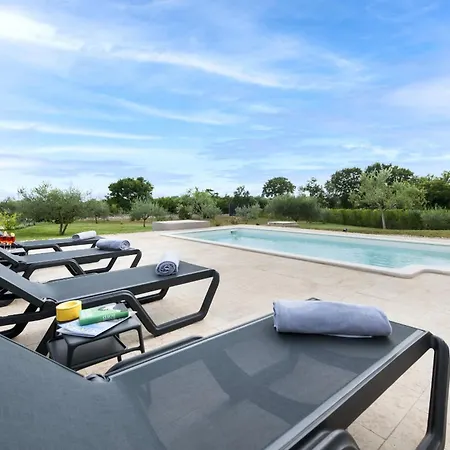 Jolanda For 4 People Near With Private Pool, Kids Playground & Large Garden - Only 850 M From * Rovigno