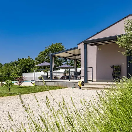 Villa Jolanda For 4 People Near With Private Pool, Kids Playground & Large Garden - Only 850 M From *
