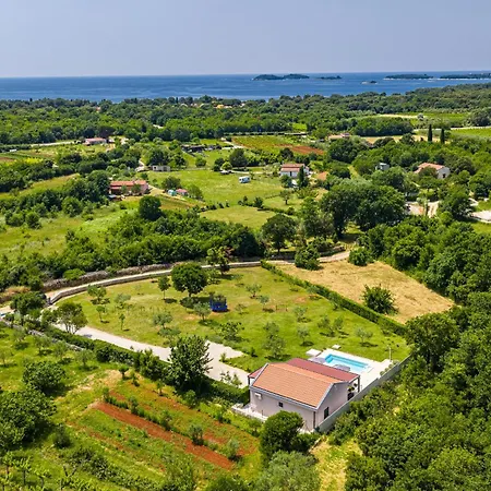 Jolanda For 4 People Near With Private Pool, Kids Playground & Large Garden - Only 850 M From