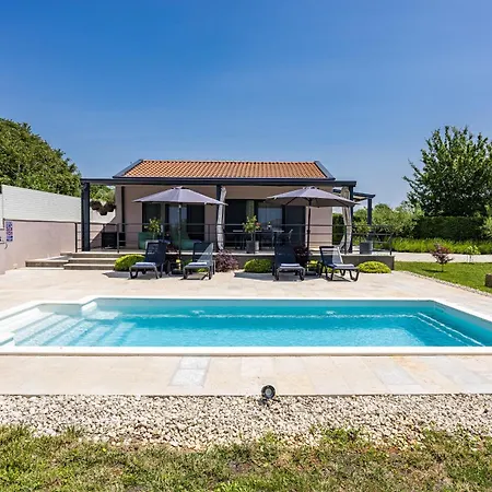 Jolanda For 4 People Near With Private Pool, Kids Playground & Large Garden - Only 850 M From * Rovigno